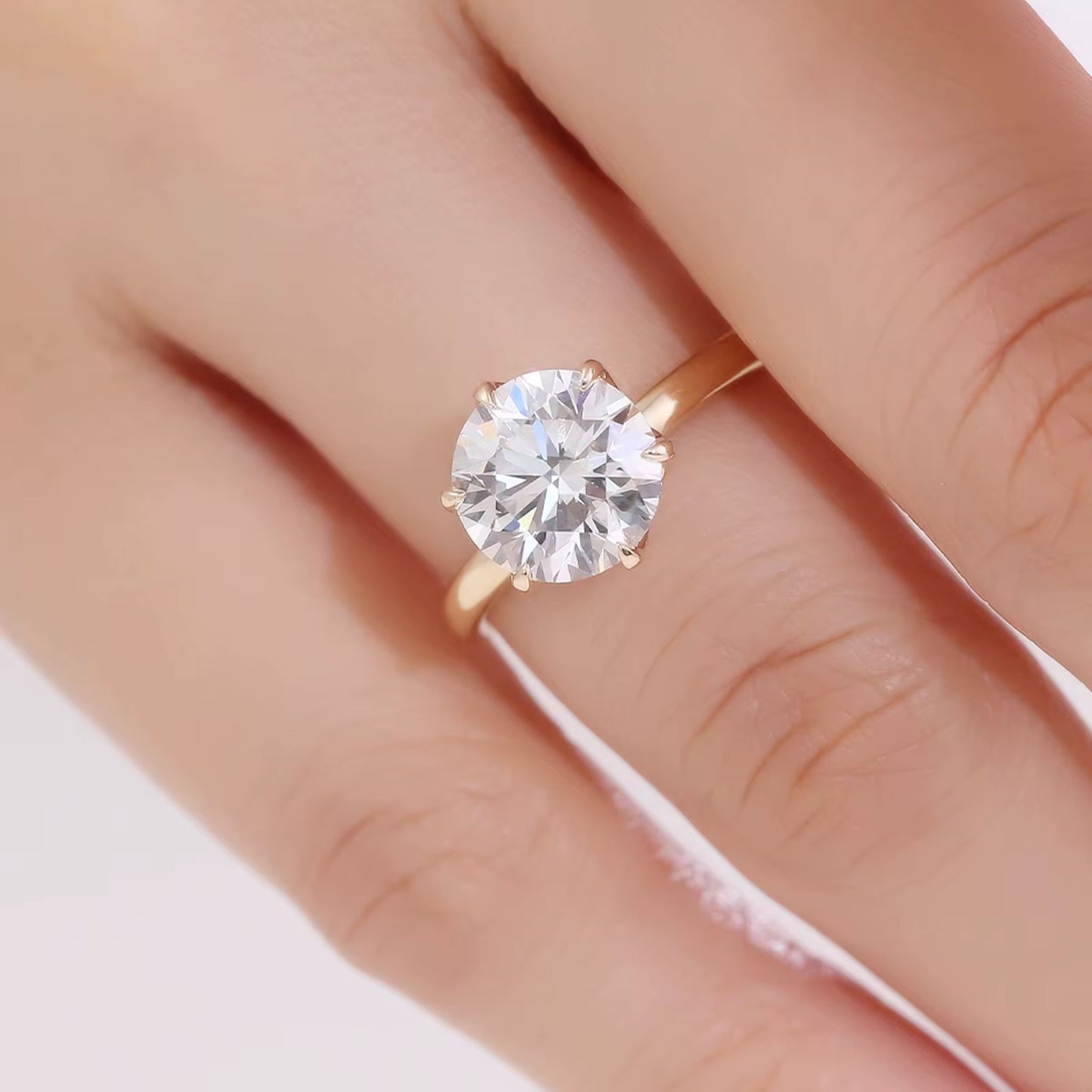 Women's Beautiful Shimmering Ring